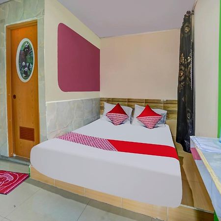 Oyo 90161 Hotel Lendosis Pipa Reja Angkatan 66 Palembang Buitenkant foto