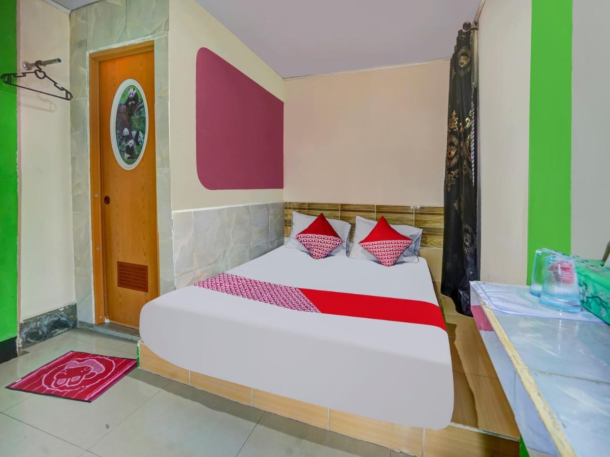 Oyo 90161 Hotel Lendosis Pipa Reja Angkatan 66 Palembang Buitenkant foto