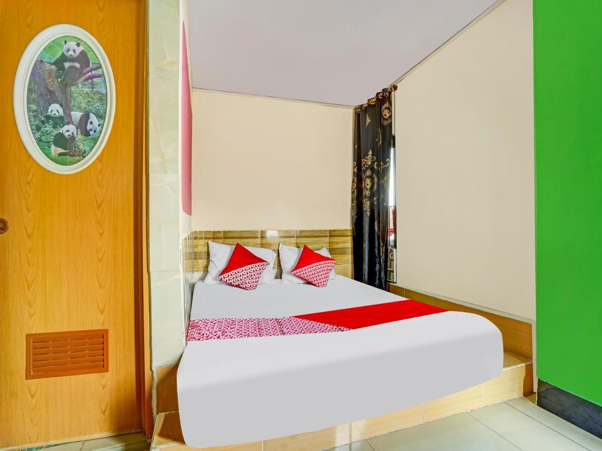 Oyo 90161 Hotel Lendosis Pipa Reja Angkatan 66 Palembang Buitenkant foto