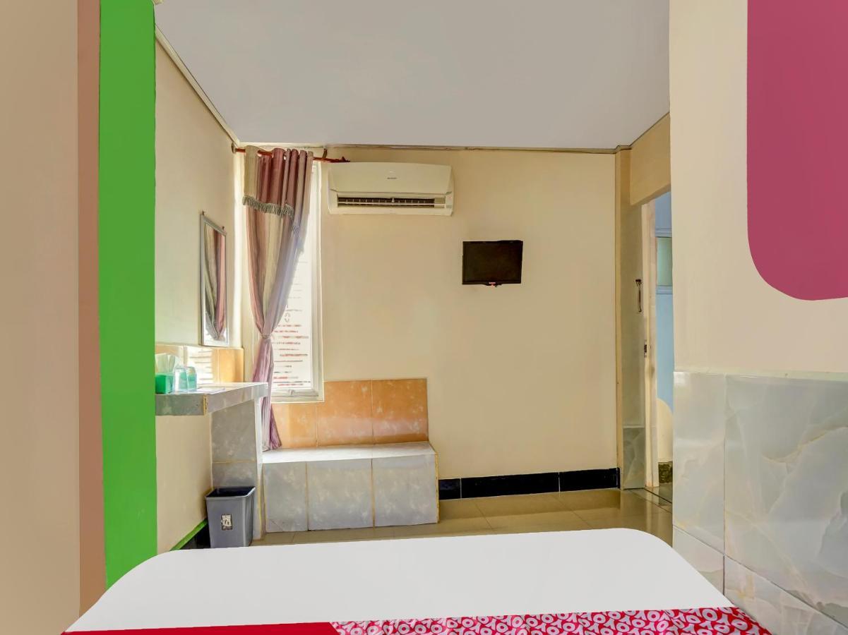 Oyo 90161 Hotel Lendosis Pipa Reja Angkatan 66 Palembang Buitenkant foto